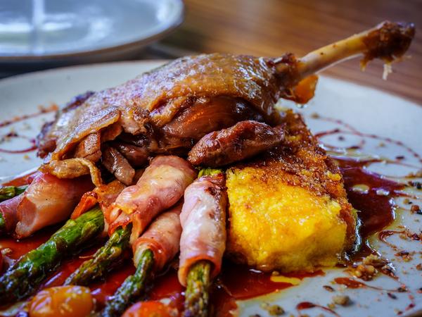 Confit de pato, plato de la casa