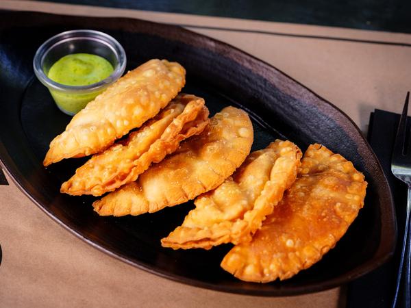 Empanadas fritas recién hechas