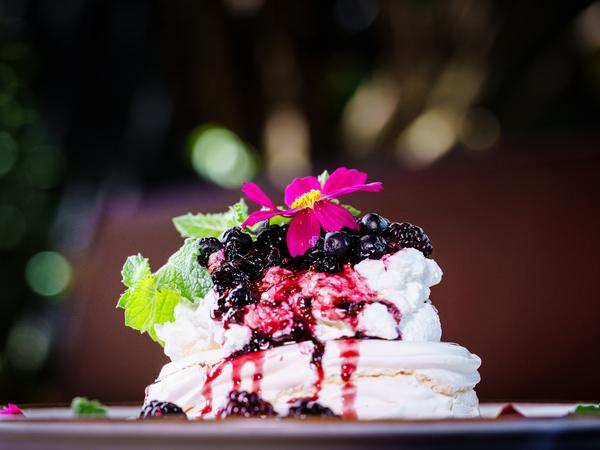 Postre de la casa con berries